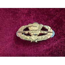 Нагрудний знак Десант військовослужбовців аеромобільних військ Сухопутних військ ЗСУ